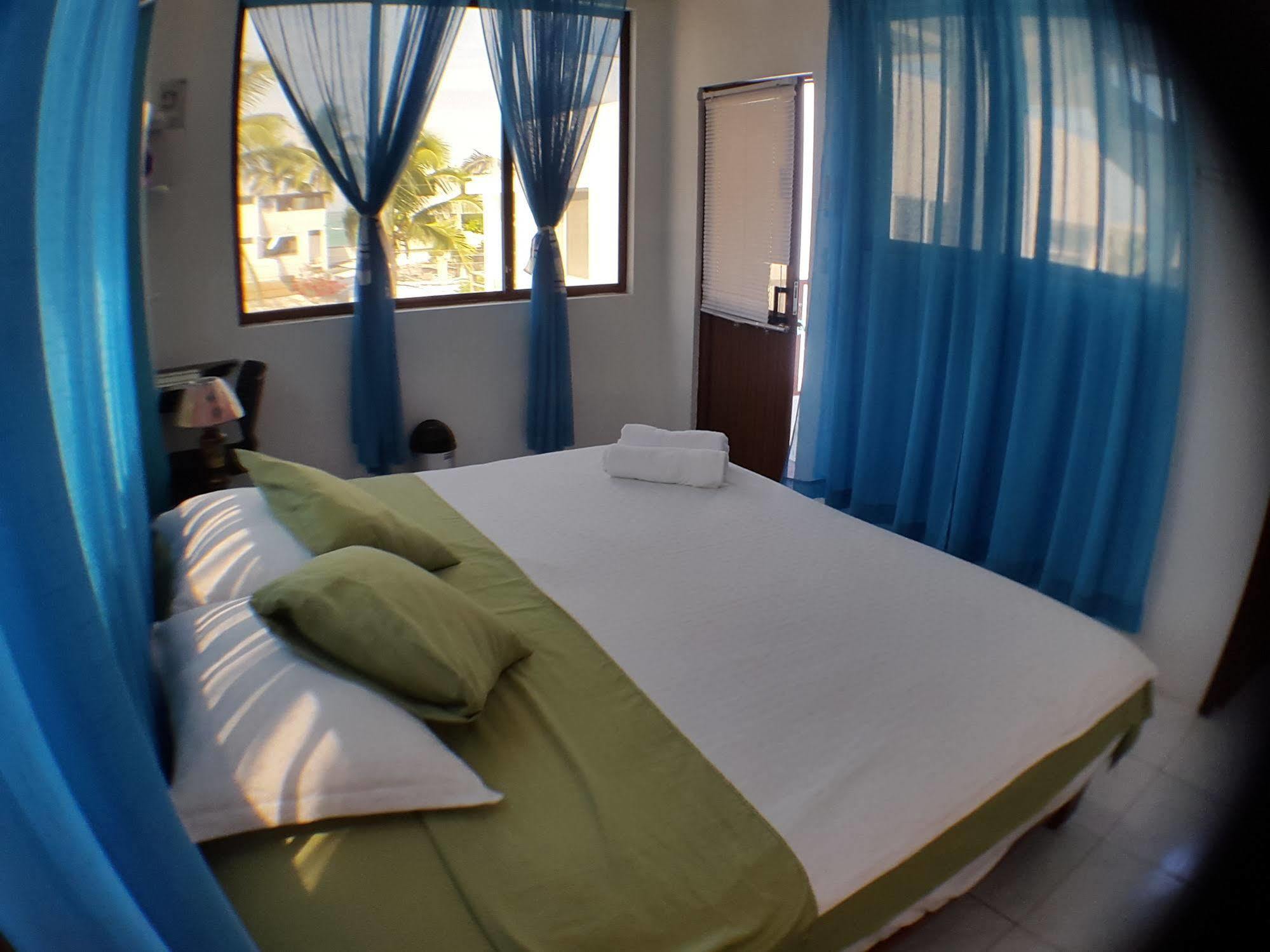 Sun Island Otel Puerto Villamil Dış mekan fotoğraf